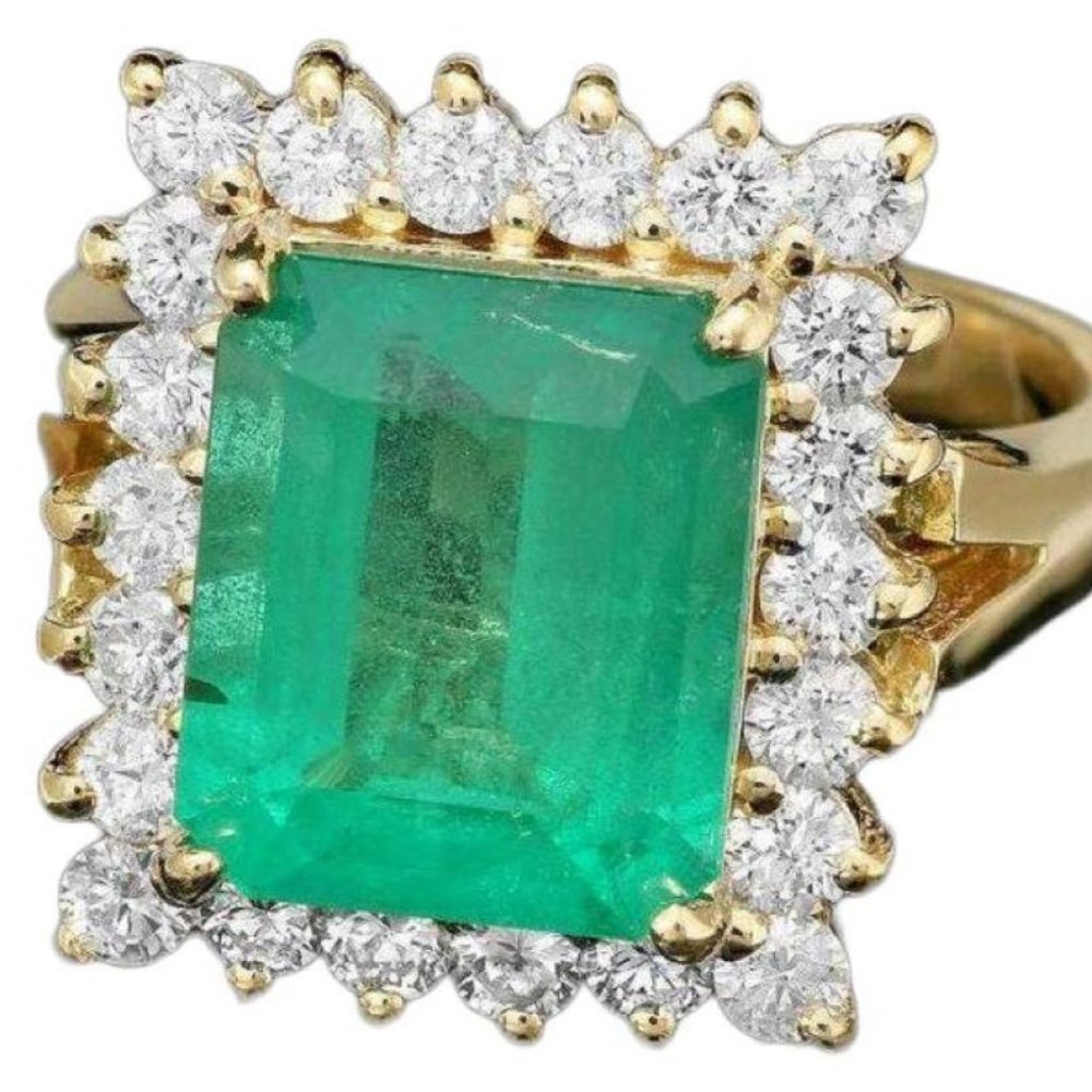 5.10 Ct Natural Emerald & Diamond 18KY Gold Ring